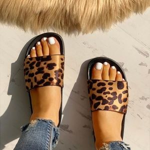 Leopard Pattern Open Toe Slippers Slides Sandals